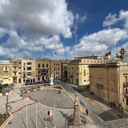 The Knight - Heritage & Art Home At Birgu Square ภายนอก รูปภาพ