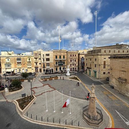 The Knight - Heritage & Art Home At Birgu Square ภายนอก รูปภาพ