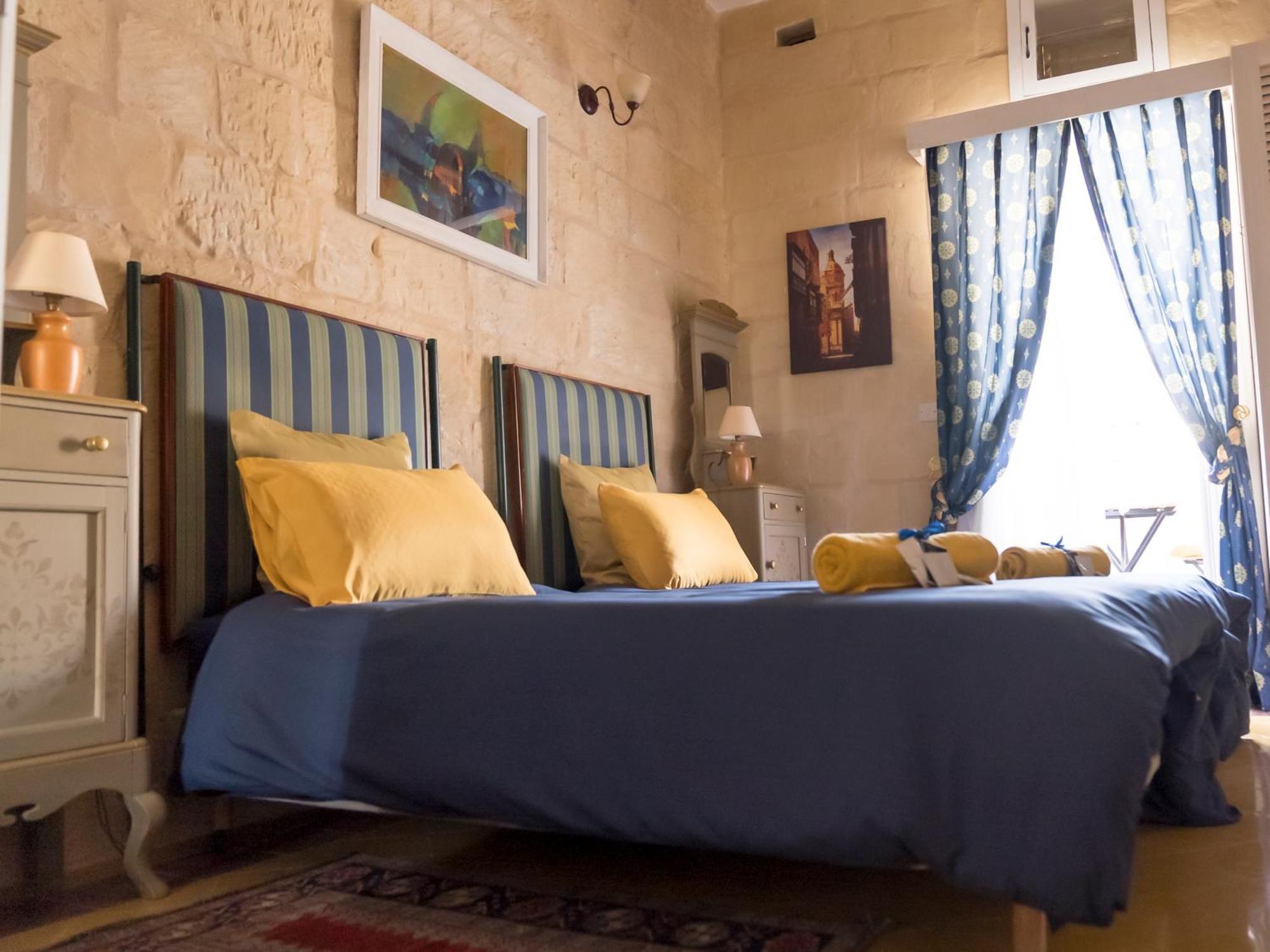 The Knight - Heritage & Art Home At Birgu Square ภายนอก รูปภาพ