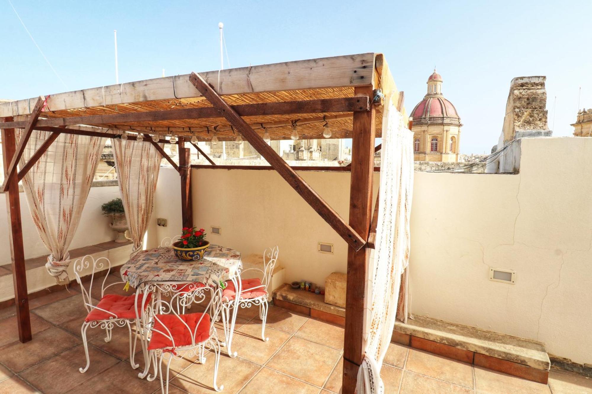 The Knight - Heritage & Art Home At Birgu Square ภายนอก รูปภาพ