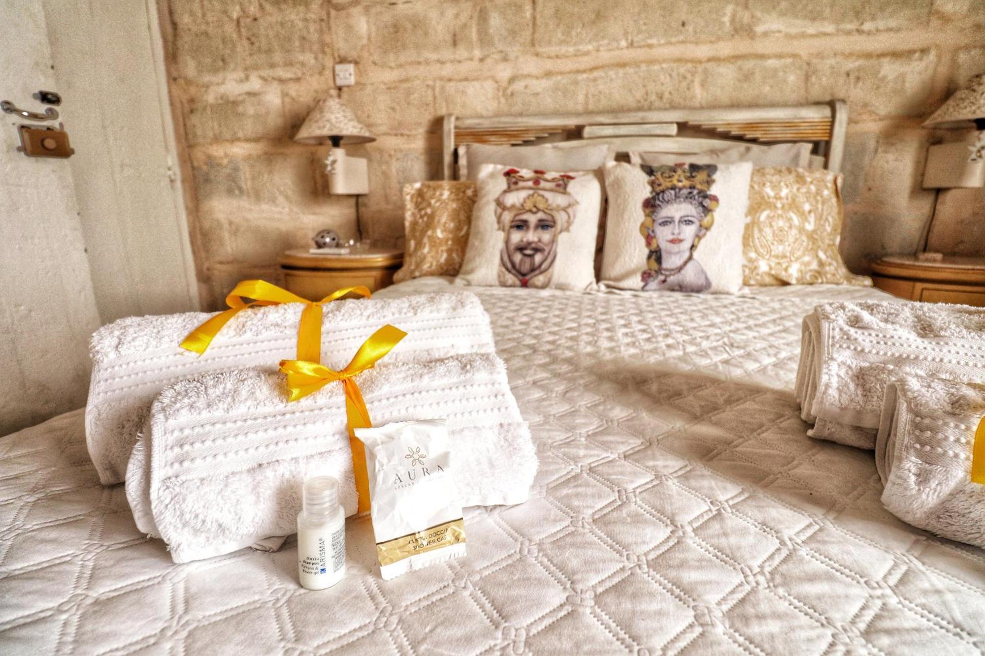 The Knight - Heritage & Art Home At Birgu Square ภายนอก รูปภาพ