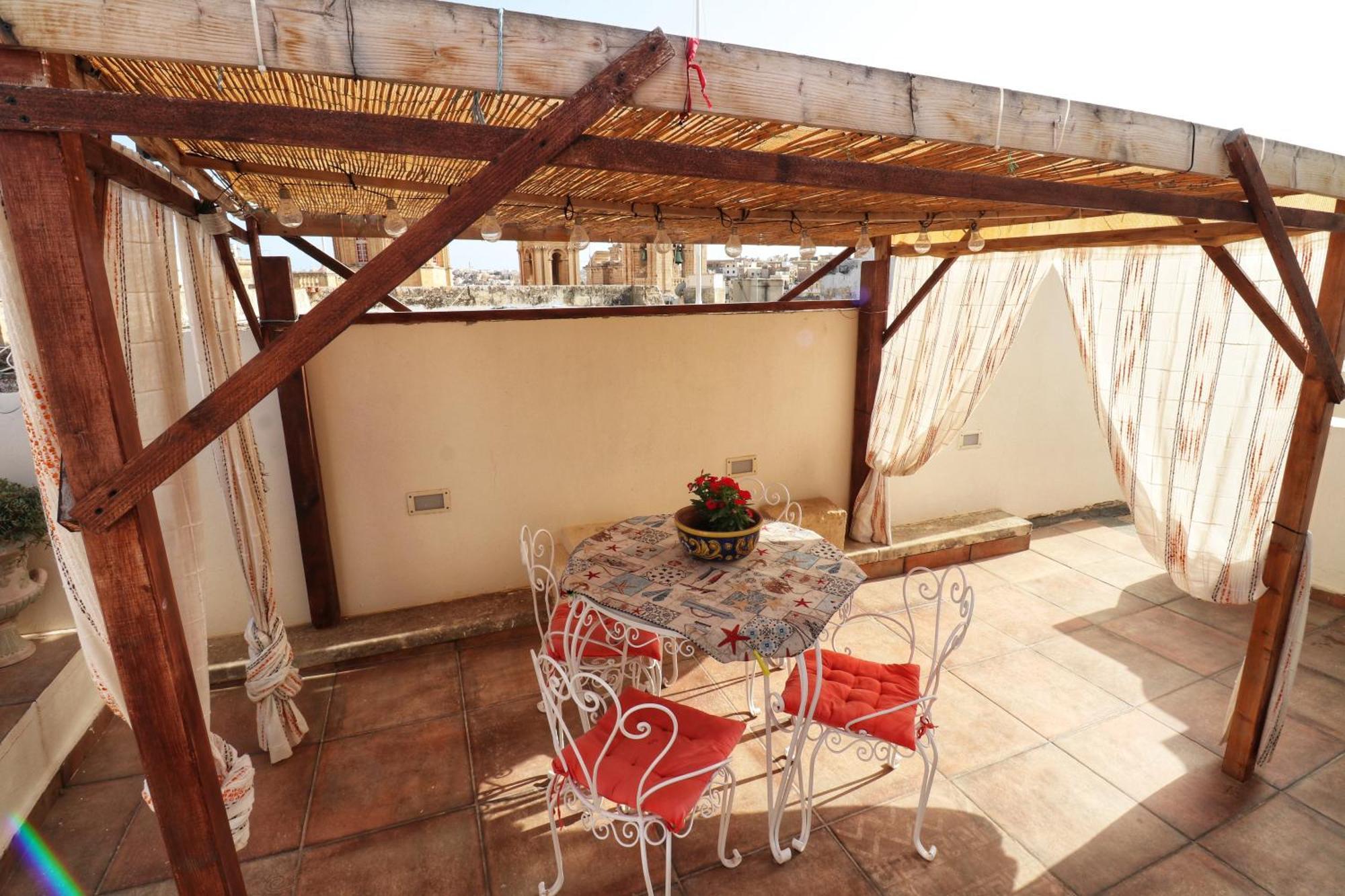 The Knight - Heritage & Art Home At Birgu Square ภายนอก รูปภาพ