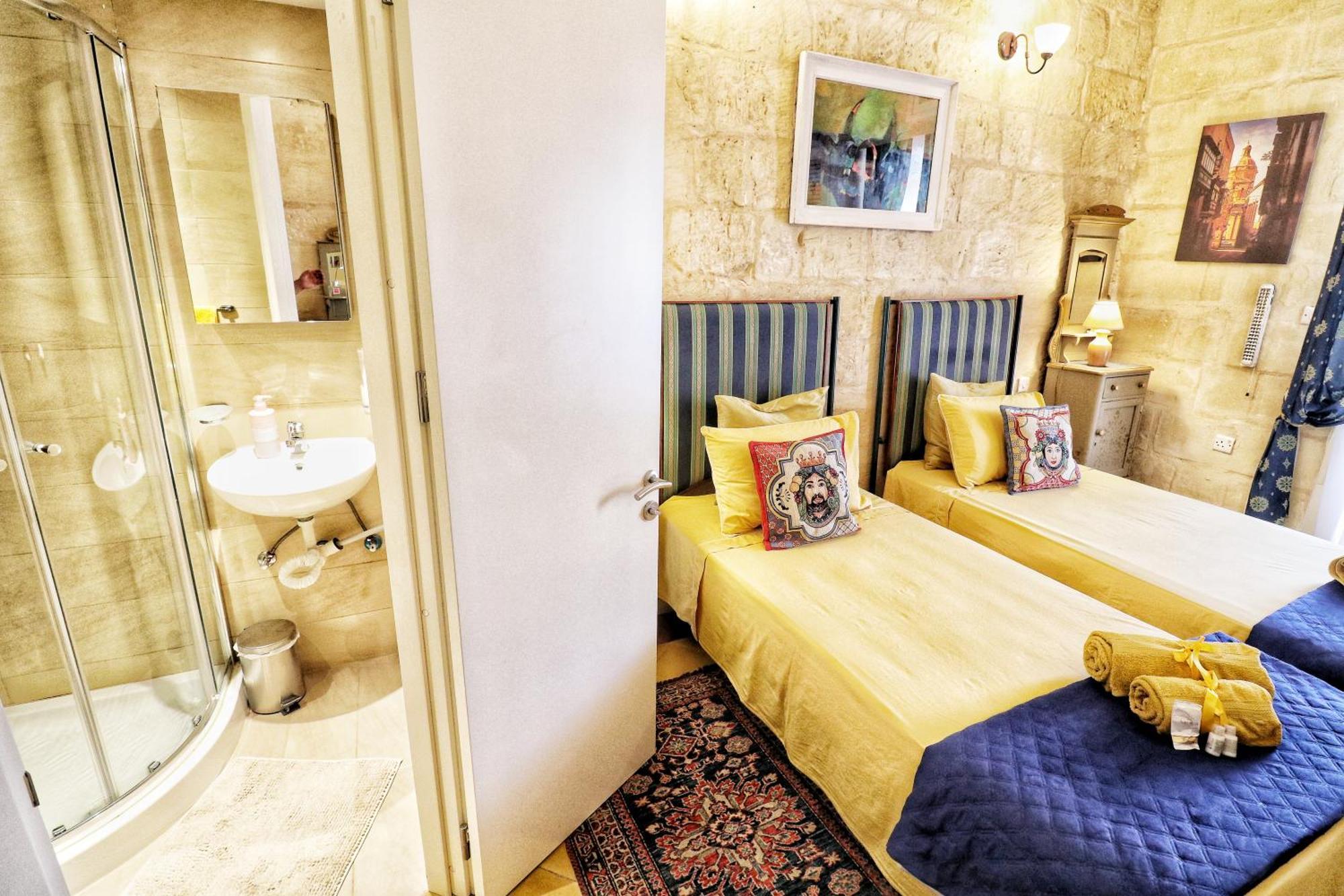 The Knight - Heritage & Art Home At Birgu Square ภายนอก รูปภาพ