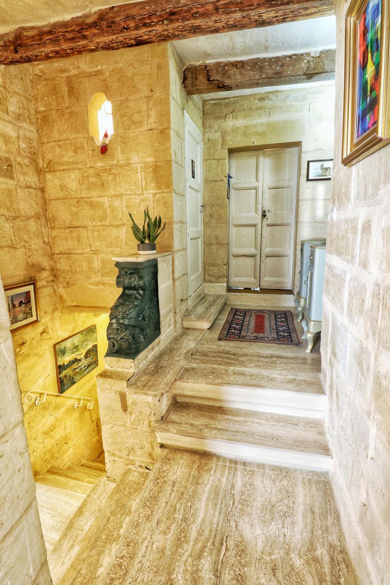 The Knight - Heritage & Art Home At Birgu Square ภายนอก รูปภาพ