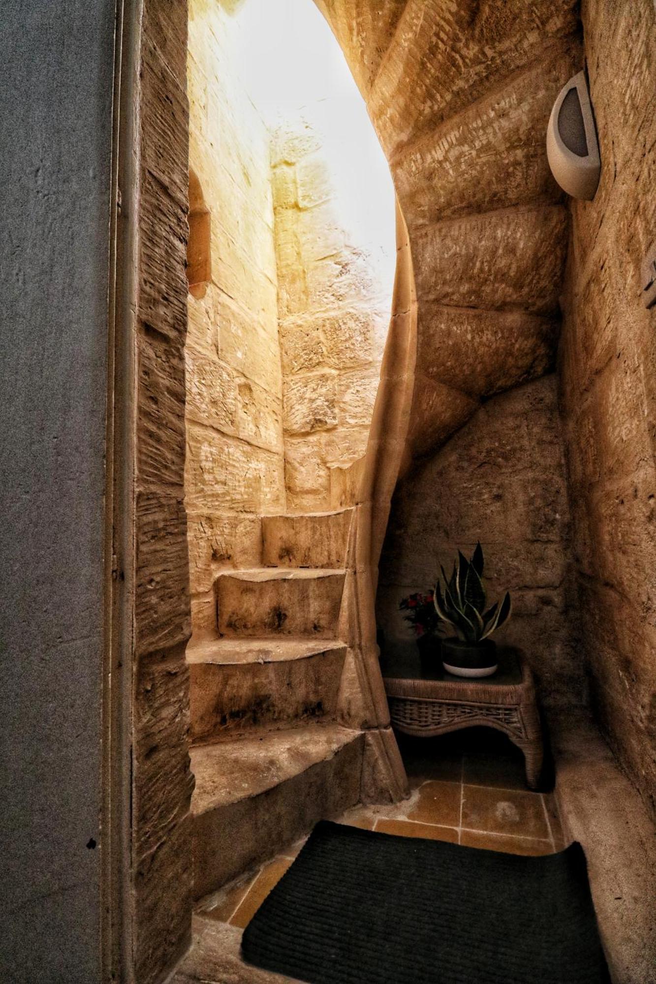 The Knight - Heritage & Art Home At Birgu Square ภายนอก รูปภาพ
