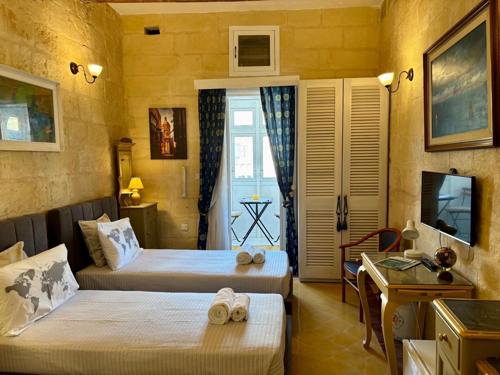 The Knight - Heritage & Art Home At Birgu Square ภายนอก รูปภาพ