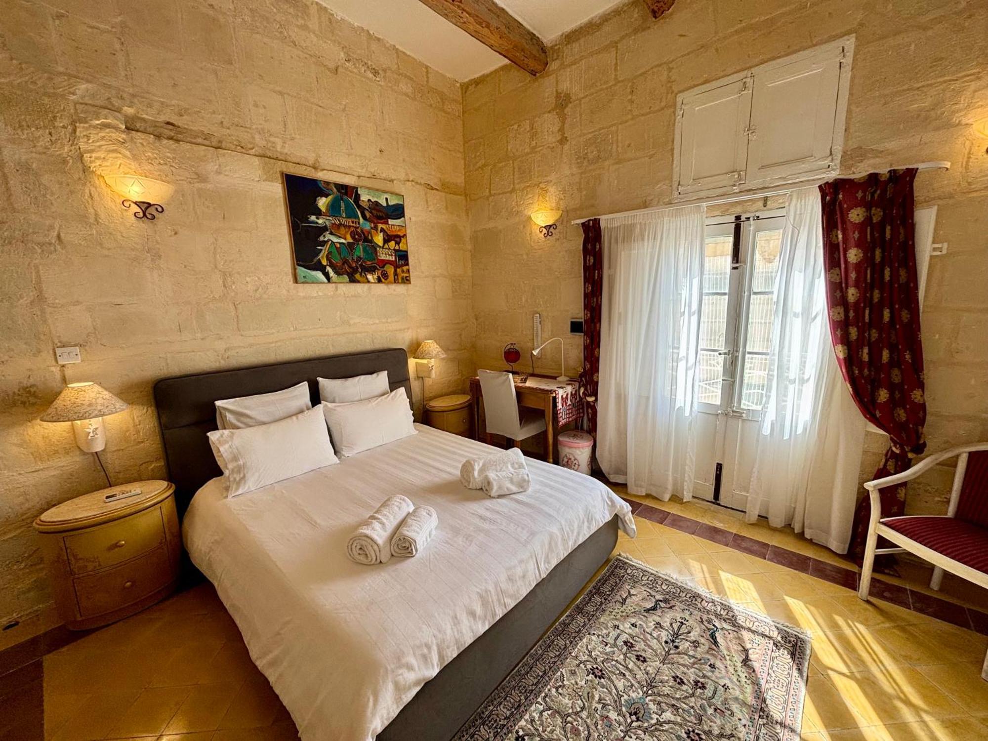 The Knight - Heritage & Art Home At Birgu Square ภายนอก รูปภาพ
