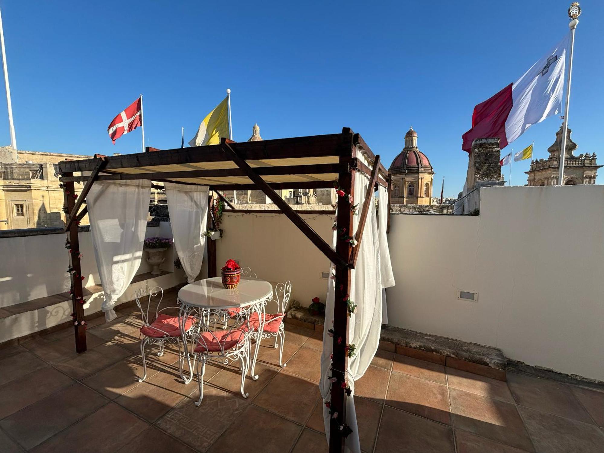 The Knight - Heritage & Art Home At Birgu Square ภายนอก รูปภาพ